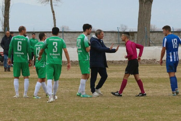 Εφαγε-κόκκινη-ο-Στοΐνοβιτς-στο-ημίχρονο-της-Αμμουδιάς-και-θα-λείψει-από-τον-πάγκο-του-Πανθρακικού-τουλάχιστον-για-ένα-ματς