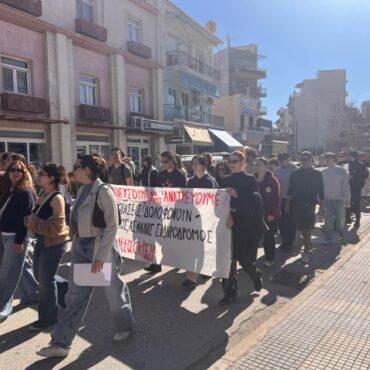 Κομοτηνή:-Φοιτητικό-μαθητικό-συλλαλητήριο-για-τα-Τέμπη-(video)