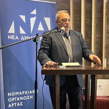 Ευριπίδης-Στυλιανίδης:-Η-ηγεσία-της-ΝΔ-πρέπει-να-κάνει-την-πρώτη-κίνηση-προς-Καραμανλή,-Σαμαρά-και-Παυλόπουλο-(βίντεο)