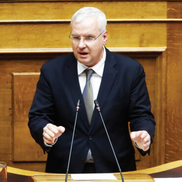 Ερώτηση-του-βουλευτή-Ροδόπης-Ιλχάν-Αχμέτ-για-τη-θέσπιση-κάρτας-μόνιμου-κατοίκου-για-την-προμήθεια-καυσίμων-στην-ΠΕ.-Ροδόπης-&-στον-Βόρειο-Έβρο