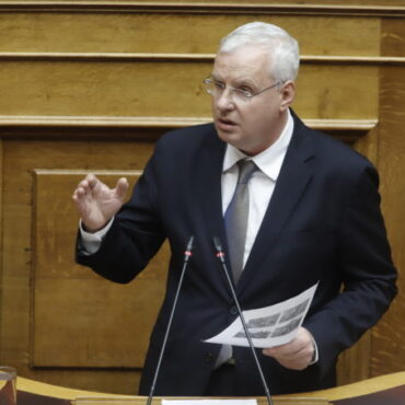 Επίκαιρη-Ερώτηση:-400-κάτοικοι-στο-Μέγα-Δέρειο-της-ΠΕ.-Έβρου-αναγκάζονται-εδώ-και-χρόνια-να-κάνουν-καθημερινά-35χλμ-για-να-έχουν-νερό-να-πιουν