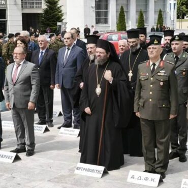 Κομοτηνή:-Πραγματοποιήθηκε-η-κατάθεση-στεφάνων-στο-Ηρώο-της-πόλης-για-τον-εορτασμό-της-14ης-Μαΐου-(φωτος+videos)