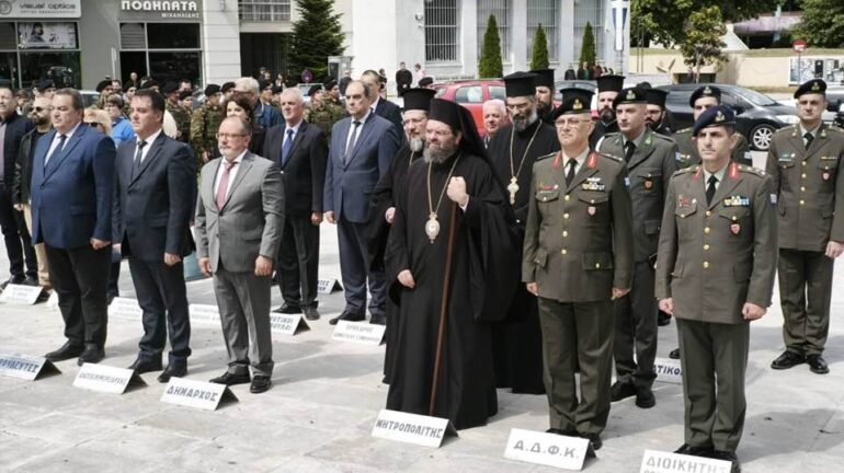 Κομοτηνή:-Πραγματοποιήθηκε-η-κατάθεση-στεφάνων-στο-Ηρώο-της-πόλης-για-τον-εορτασμό-της-14ης-Μαΐου-(φωτος+videos)