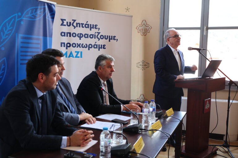 Ο-Περιφερειάρχης-Χριστόδουλος-Τοψίδης-στην-εκδήλωση-για-την-εθνική-στρατηγική-για-την-τοπική-και-περιφερειακή-ανάπτυξη-στην-ΠΕ.-Ξάνθης
