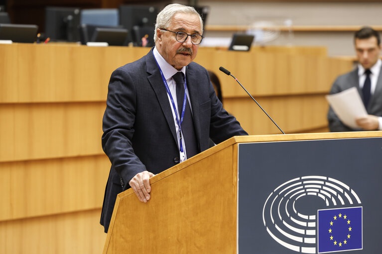 Γ-Μανιάτης:-«Αφαιρούν-εκατοντάδες-εκατ.-ευρώ-από-την-Τοπική-Αυτοδιοίκηση»