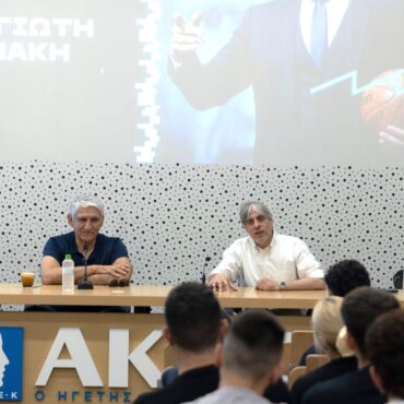 Ανώτερη-Σχολή-ΑΚΜΗ:-debate-με-τον-Παναγιώτη-Γιαννάκη-Μαθήματα-ζωής-από-τον-«δράκο»-του-ελληνικού-μπάσκετ