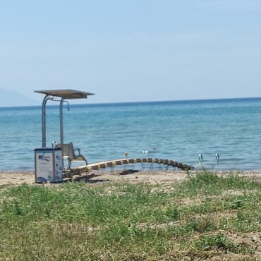 Ευπρεπίζονται-οι-παραλίες-του-Δήμου-Μαρώνειας-Σαπών-(φωτος)