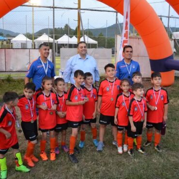 Στον-τελικό-σε-τουρνουά-στην-Καβάλα-έφτασαν-οι-αθλητές-Κ6-8-της-Ακαδημίας-Ποδοσφαίρου-robert-bertrand-(φωτος)