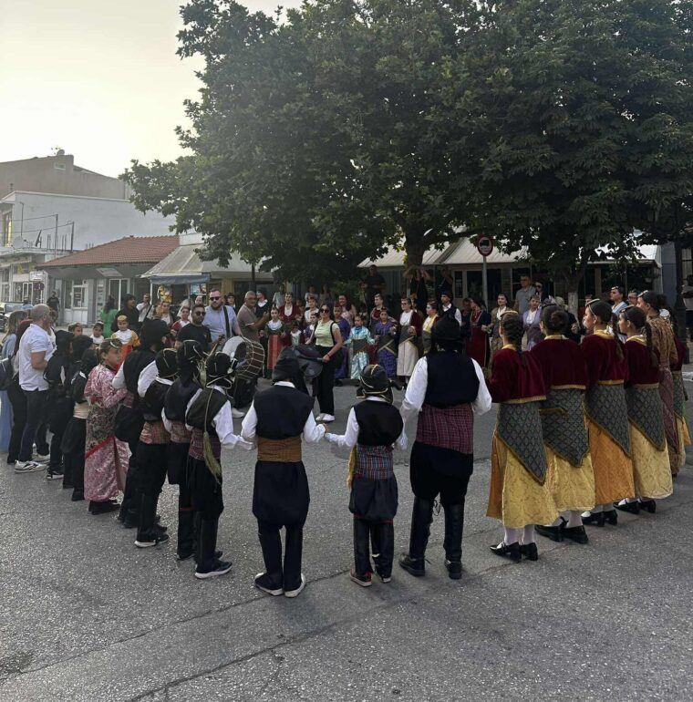 Με-μεγάλη-επιτυχία-ολοκληρώθηκε-το-Παιδικό-Εφηβικό-Φεστιβάλ-Παραδοσιακών-Χορών-στις-Σάπες,-από-το-Δήμο-Μαρώνειας-Σαπών