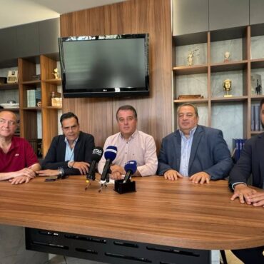 Επίσκεψη-του-oδοντιατρικού-Συλλόγου-Ροδόπης-στον-αντιπεριφερειάρχη-ΠΕ-Ροδόπης,-Μανόλη-Ταπατζά