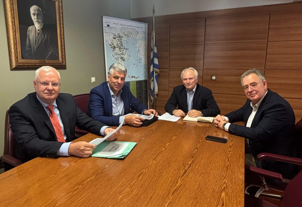 Σύσκεψη-για-τον-καπνό-και-τις-αποζημιώσεις-του-στη-Θράκη-και-στο-ΥΠΑΑΤ
