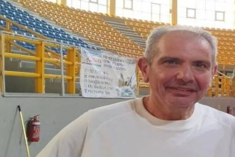 ΕΚΑΣΑΜΑΘ:-Αναλαμβάνει-τη-νεοσύστατη-Ελπίδα-Σαπών-ο-έμπειρος-προπονητής-Δημήτρης-Βατός