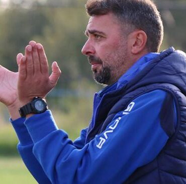 Αποχωρεί-από-τη-ΦΙΛΙΑ-ο-προπονητής-Σάββας-Αϊβάζης