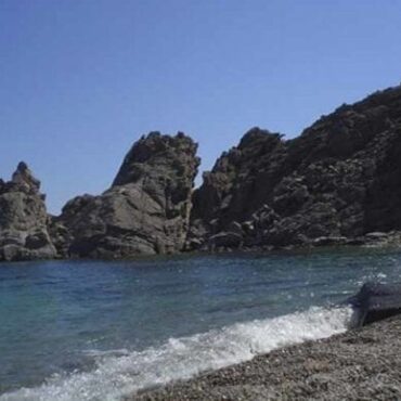 Ναυαγοσώστρια-έσωσε-δίχρονο-κοριτσάκι-που-έπλεε-χωρίς-τις-αισθήσεις-του-σε-οργανωμένη-παραλία-της-Αλεξανδρούπολης