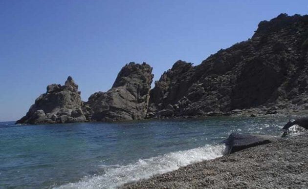 Ναυαγοσώστρια-έσωσε-δίχρονο-κοριτσάκι-που-έπλεε-χωρίς-τις-αισθήσεις-του-σε-οργανωμένη-παραλία-της-Αλεξανδρούπολης