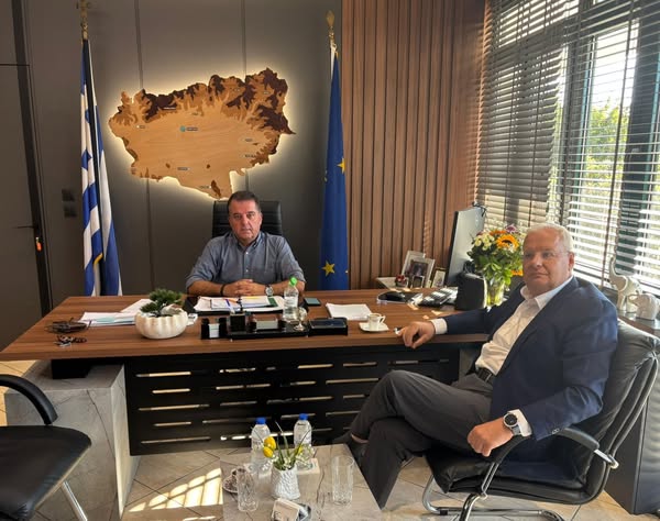 Κομοτηνή:-Συνάντηση-εργασίας-Ιλχάν-Αχμέτ-–-Μανώλη-Ταπατζά