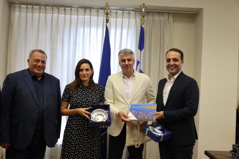 Κυβερνητικό-κλιμάκιο-στην-Κομοτηνή-Σύσκεψη-του-Περιφερειάρχη-ΑΜΘ-με-την-Υπουργό-Τουρισμού-για-τις-προοπτικές-τουριστικής-ανάπτυξης-της-ΠΕ.-Ροδόπης