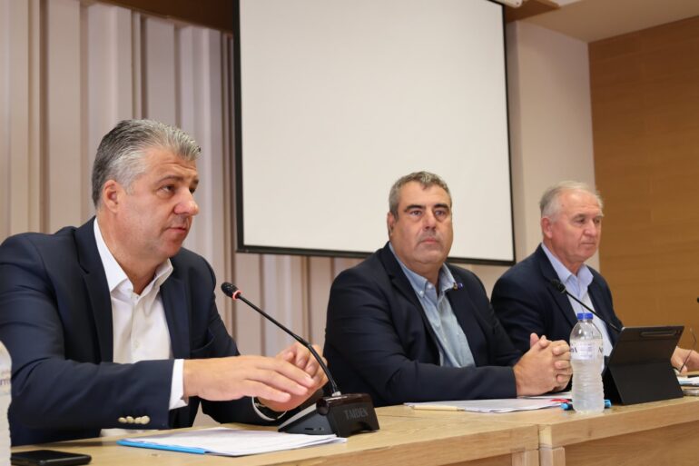 Συνεδρίαση-ΠΕΣΟΠΠ.,-υπό-τον-Περιφερειάρχη-ΑΜΘ,-για-την-αντιμετώπιση-πλημμυρικών-φαινομένων-περιόδου-2025-2026