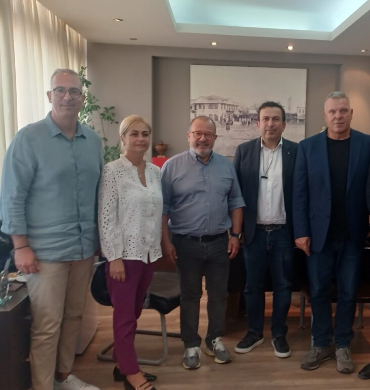 Κλιμάκιο-του-ΠΑΣΟΚ-με-επικεφαλής-τον-βουλευτή-Κιλκίς-Στέφανο-Παραστατίδη-επισκέφτηκε-την-Κομοτηνή.
