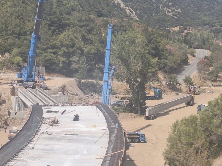 Ροδόπη:-Με-σταθερούς-ρυθμούς-οι-εργασίες-κατασκευής-της-νέας-γέφυρας-ποταμού-Κομψάτου-(φωτος)