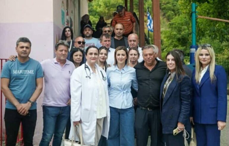Στην-ορεινή-Ροδόπη-κλιμάκια-του-ΕΟΔΥ-για-παροχή-δωρεάν-ιατρικών-εξετάσεων,-παρουσία-της-Υφυπουργού-Υγείας
