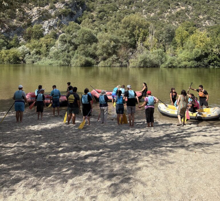 Στο-Νέστο-για-rafting-και-τοξοβολία-οι-ωφελούμενοι-του-Συλλόγου-Μέριμνας-Ατόμων-με-Αναπηρίες-Ν.-Ροδόπης-“αξ’ιΖΩ”