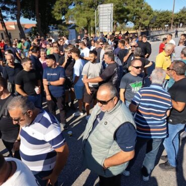 «Ξεχείλισε»-η-οργή-των-αγροτών-για-το-θέμα-του-ΑΤΑΚ-και-«ξέσπασαν»-στον-Υφυπουργό-κατά-τη-διάρκεια-της-επίσκεψής-του-στη-serexpo