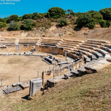 Ντίνος-Χαριτόπουλος-:-«Το-αρχαίο-Θέατρο-Μαρώνειας-και-η-ανερμήνευτη-στάση-της-Δημοτικής-Αρχής-Μαρωνείας-–-Σαπών»|