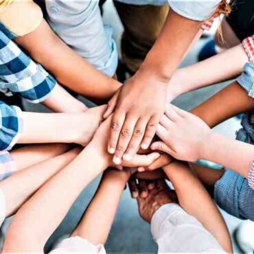 Σύλλογος-Καλλιτεχνών-Ροδόπης-“Αθηνίων”:-Ξεκινά-νέο-ανθρωποκεντρικό-εργαστήρι-με-εικαστικά-εργαλεία-για-μητέρες-και-παιδιά