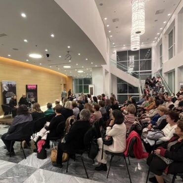 Κομοτηνή:-Επιτυχημένη-η-βιβλιοπαρουσίαση-στο-φουαγιέ-του-Μεγάρου-Μουσικής-από-τη-Λέσχη-Φιλαναγνωσίας-Κομοτηνής