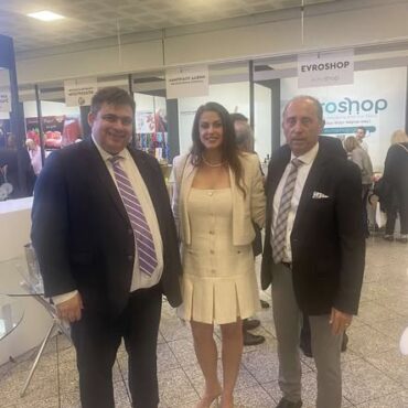 to-Εμπορικό-και-Βιομηχανικό-Επιμελητήριο-Ροδόπης-στα-εγκαίνια-της-Έκθεσης-Αγροδιατροφικών-Προϊόντων-ΑΜΘ-στο-Σύνταγμα