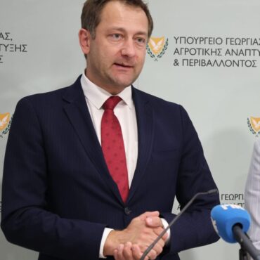 Το-ΑΚΚΕΛ-ενημέρωσε-τον-Επίτροπο-Γεωργίας-hansen-για-την-τραγική-κατάσταση-των-πληγέντων-κτηνοτρόφων