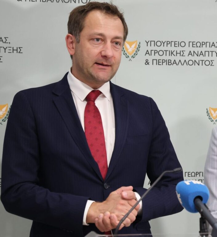 Το-ΑΚΚΕΛ-ενημέρωσε-τον-Επίτροπο-Γεωργίας-hansen-για-την-τραγική-κατάσταση-των-πληγέντων-κτηνοτρόφων