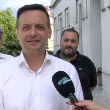 ΧΑΡΗΣ-ΔΟΥΚΑΣ:-Η-κυβέρνηση-φτωχοποιεί-τους-Δήμους