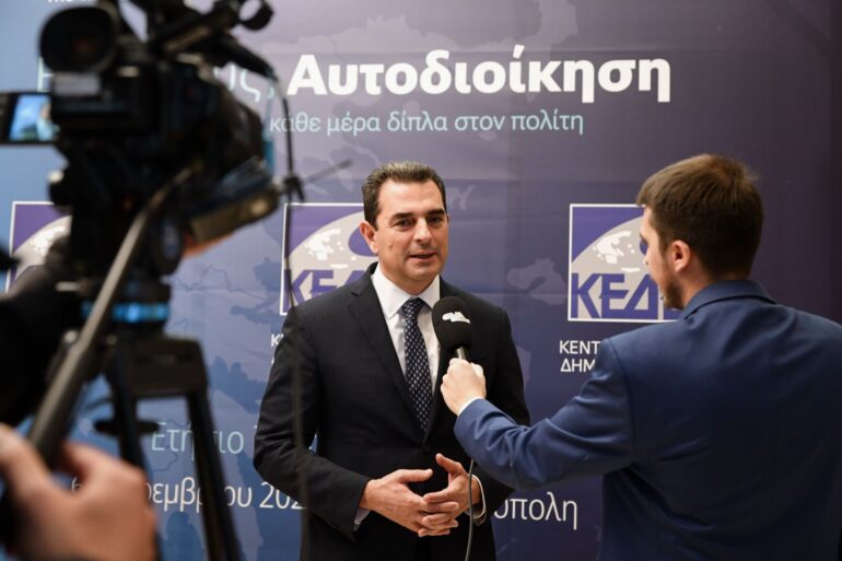 Κώστας-Σκρέκας-:-«η-Αλεξανδρούπολη-έχει-μεταμορφωθεί-σε-έναν-ενεργειακό-κόμβο,-ο-οποίος-είναι-καθοριστικός-για-την-ενεργειακή-σταθερότητα-ολόκληρης-της-νοτιοανατολικής-Ευρώπης»