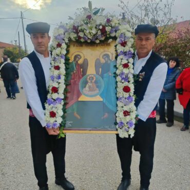 Ξυλαγανή-Ροδόπης:-Λιτανεία-Ιερών-Εικόνων-από-τον-Ιερό-Ναό-Ταξιαρχών-Μιχαήλ-&-Γαβριήλ-στο-Παρεκκλήσιο-Αγίου-Νεκταρίου-(φωτος)