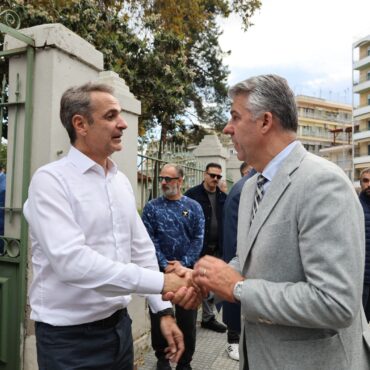 Ο-Πρωθυπουργός-Κυριάκος-Μητσοτάκης-στη-Ροδόπη-–-Ο-Περιφερειάρχης-ΑΜΘ-Χριστόδουλος-Τοψίδης-παρουσίασε-το-αναπτυξιακό-σχέδιο-για-την-περιοχή