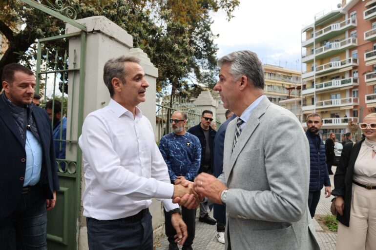 Ο-Πρωθυπουργός-Κυριάκος-Μητσοτάκης-στη-Ροδόπη-–-Ο-Περιφερειάρχης-ΑΜΘ-Χριστόδουλος-Τοψίδης-παρουσίασε-το-αναπτυξιακό-σχέδιο-για-την-περιοχή