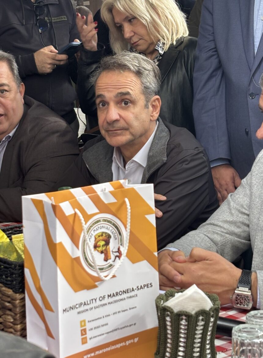 Επίσκεψη-του-Πρωθυπουργού-στη-Μαρώνεια-–-Υποδοχή-από-τον-Δήμαρχο-Μαρωνείας-Σαπών