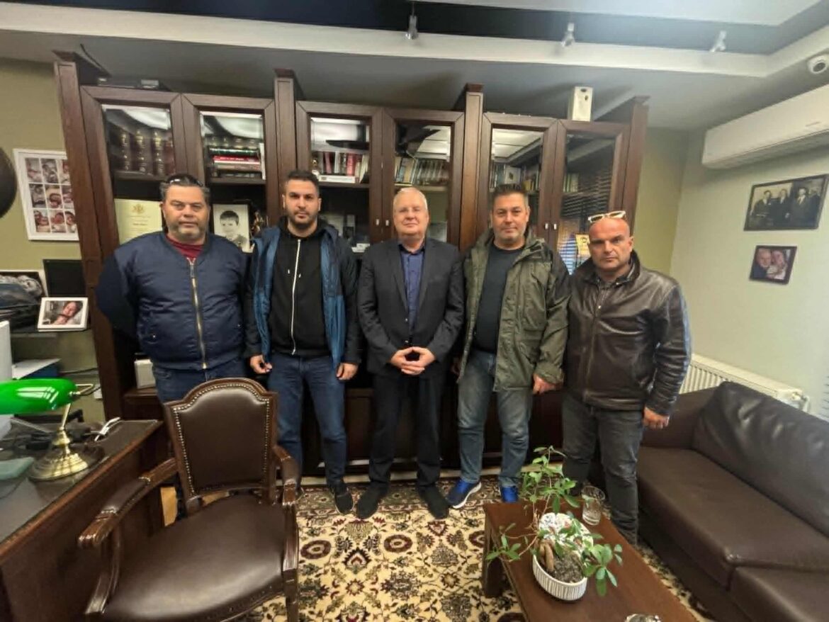 Κομοτηνή:-Συνάντηση-επιτροπής-αγροτών-Ν.Ροδόπης-με-τον-βουλευτή-του-ΠΑΣΟΚ-ΚΙΝΑΛ,-Ιλχάν-Αχμέτ