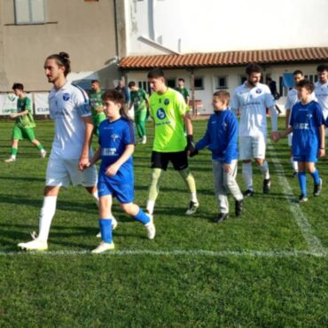 ΕΠΣ-Θράκης-:-Παραμένει-στην-κορυφή-η-Δόξα-που-«ίδρωσε»-αλλά-κέρδισε-και-τον-ΑΟ-Φιλία-!