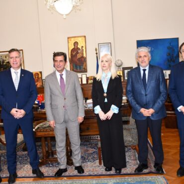 Σύσκεψη-του-ΥΜΑΘ-με-τις-Πρυτανικές-Αρχές-των-πέντε-ΑΕΙ-της-Μακεδονίας-και-Θράκης