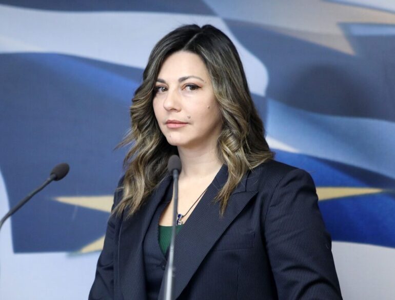 «Εμπνέομαι-–-Αθλούμαι-–-Ευζώ»:-Το-νέο-Σχολικό-Πρόγραμμα-Ενίσχυσης-της-Φυσικής-Αγωγής-σε-4550-σχολεία-Τι-είπε-η-Ζαχαράκη