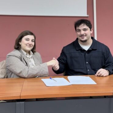 Υπογραφή-2ου-Μνημονίου-Συνεργασίας-του-Δημοτικού-Συμβουλίου-Νέων-Κομοτηνής-με-την-elsa-komotini