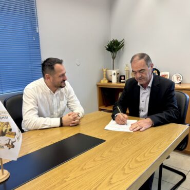 Προμήθεια-χωματουργικού-μηχανήματος-ισοπεδωτή-γαιών-(grader)-για-το-Δήμο-Μαρωνείας-Σαπών