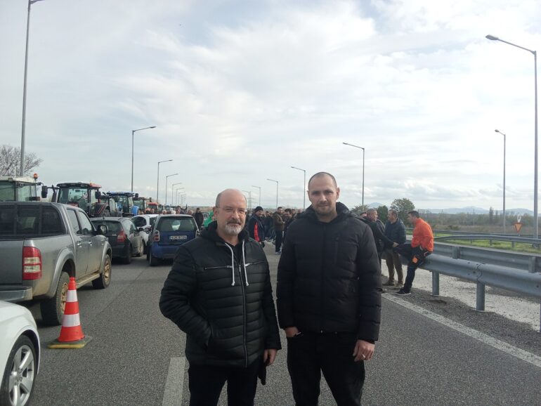 Το-σωματείο-εργαζομένων-της-pharmathen-και-η-ΕΝΙΔΥΚ-στηρίζουν-τον-δίκαιο-αγώνα-των-αγροτών