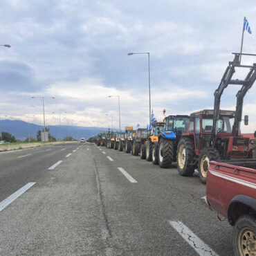 Μπλόκο-αγροτών-στην-Ξάνθη,-στην-Εγαντία-Οδό-στην-έξοδο-προς-Κομοτηνή