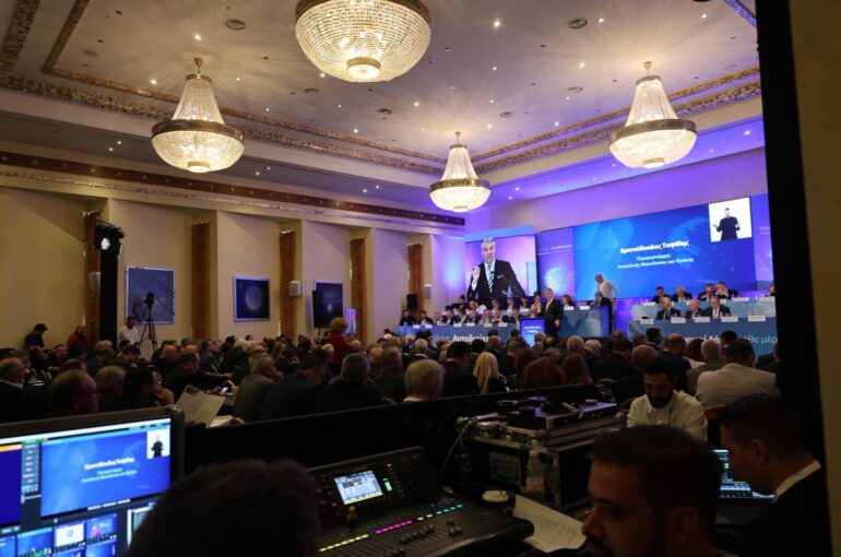 ΚΕΔΕ:-«Λουκέτο»-στους-Δήμους-–-Διαμαρτυρία-στη-Βουλή