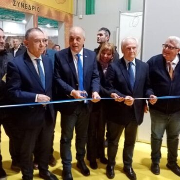 Με-απόλυτη-επιτυχία-διεξήχθη-το-16ο-Φεστιβάλ-Ελληνικού-Μελιού-και-Προϊόντων-Μέλισσας-(φωτος)