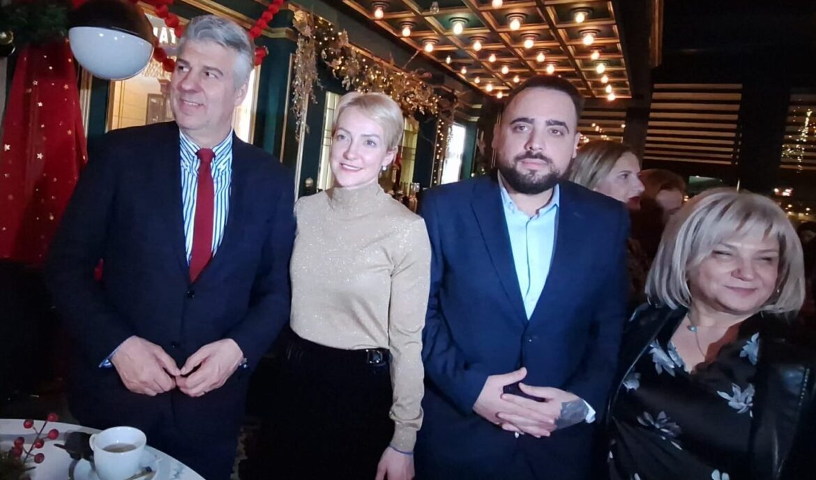 Κομοτηνή:-Με-επιτυχία-πραγματοποιήθηκε-η-φιλανθρωπική-εκδήλωση-της-Γραμματείας-Δικαιωμάτων-του-Παιδιού-της-ΝΔ-(φωτος+video)